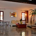 Ca' Del Cinema לינה וארוחת בוקר 4*