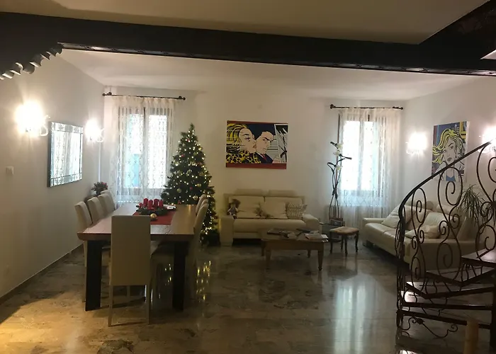 Alojamento de Acomodação e Pequeno-almoço Ca' Del Cinema 4*