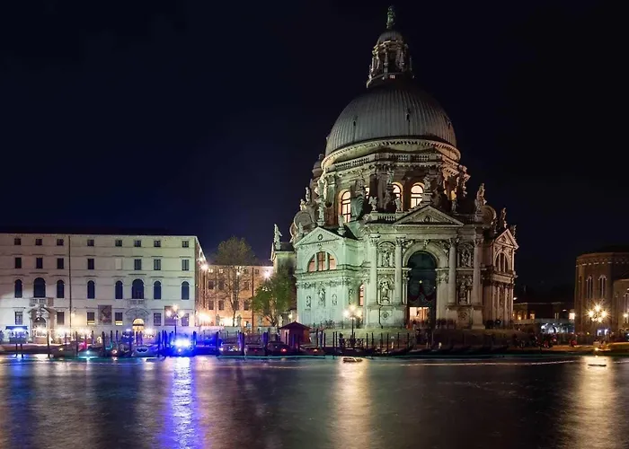 Ca' Del Cinema Alojamento de Acomodação e Pequeno-almoço Veneza