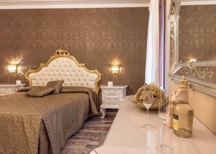 Alojamento de Acomodação e Pequeno-almoço Ca' Del Cinema