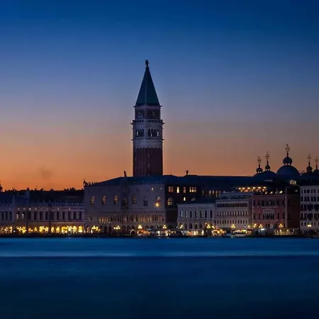 Ca' Del Cinema Bed & Breakfast Venezia